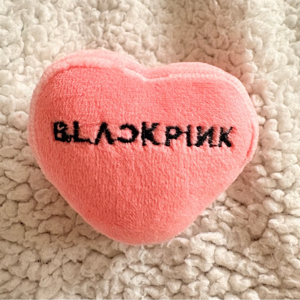 K-pop Blackpink Heart Shaped Plush Hairpin / Broach *Brand new